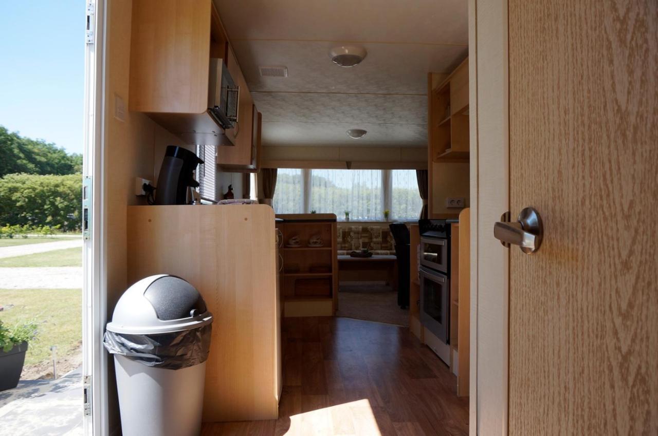 Отель Weerribben Chalets Paasloo Экстерьер фото