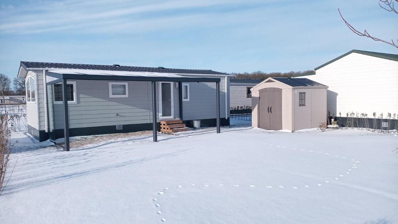 Отель Weerribben Chalets Paasloo Экстерьер фото