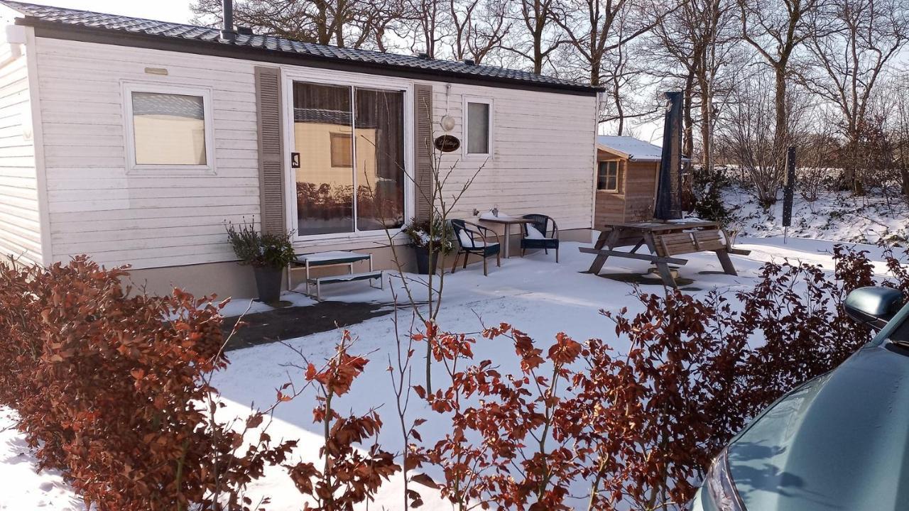 Отель Weerribben Chalets Paasloo Экстерьер фото