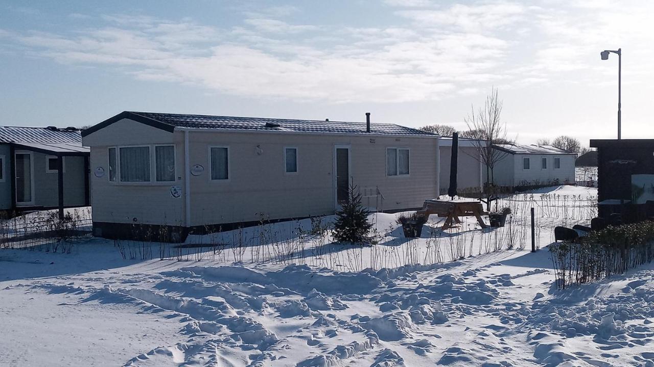 Отель Weerribben Chalets Paasloo Экстерьер фото