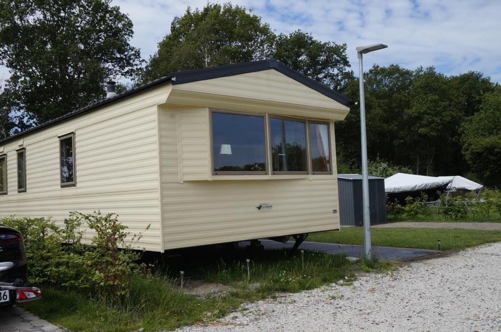 Отель Weerribben Chalets Paasloo Экстерьер фото
